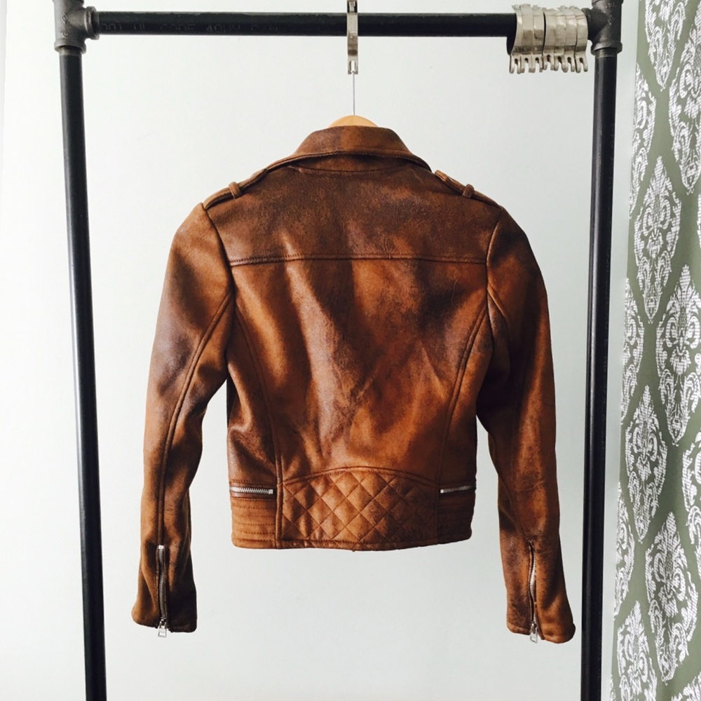 Zara - Picture 2 of 2